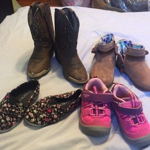 4 pair size 6 shoes/boots